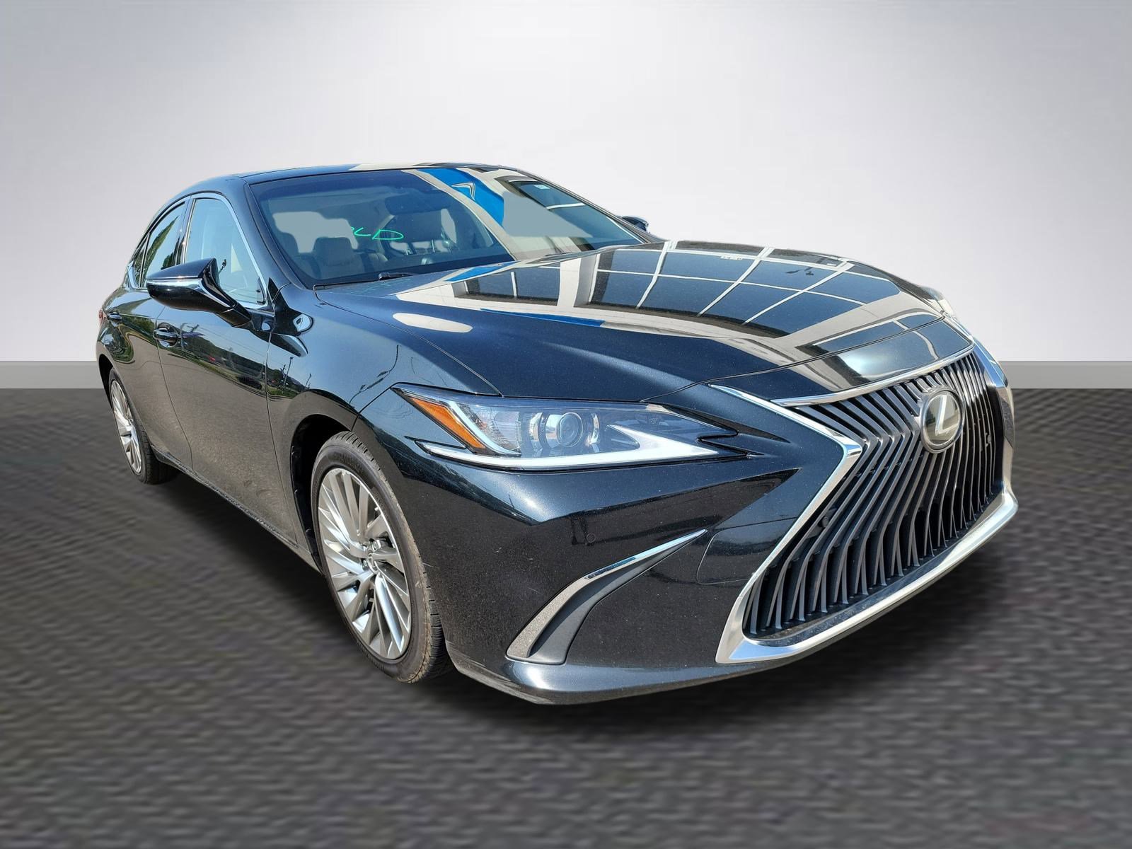 Used 2019 Lexus ES 350 w/ Luxury Package