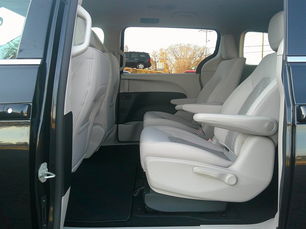 Used 2017 Chrysler Pacifica Touring Plus image 28