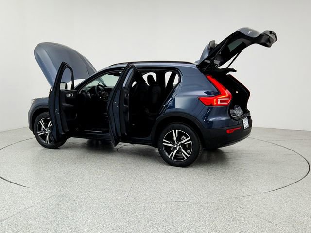 New 2026 Volvo XC40 B5 Core w/ Climate Package image 12