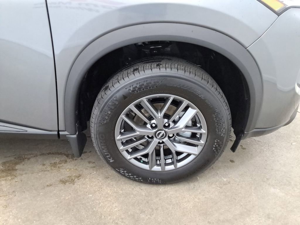 Used 2026 Nissan Rogue S FWD image 22