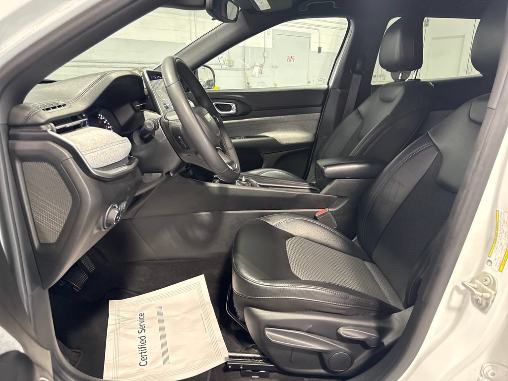 Used 2024 Jeep Compass Latitude AWD/4WD image 23