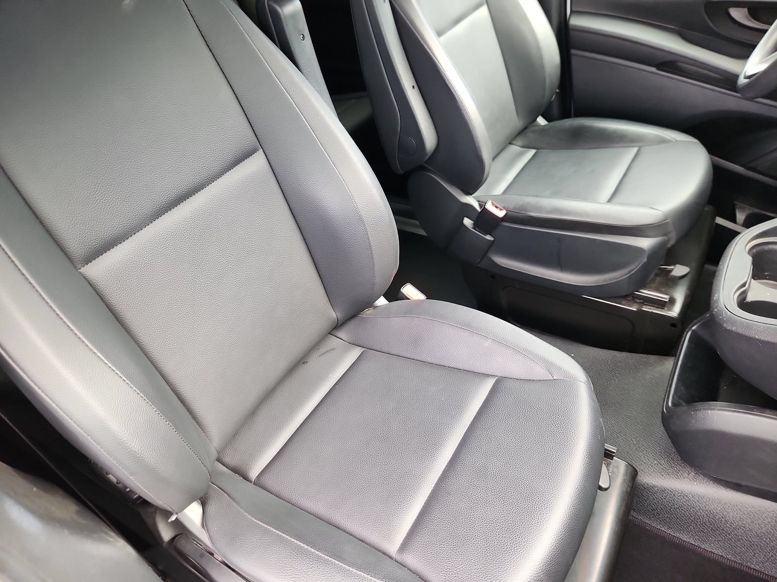 Used 2023 Mercedes-Benz Metris Passenger image 16
