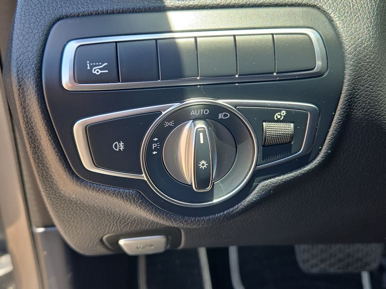 Used 2018 Mercedes-Benz C 300 Sedan image 25