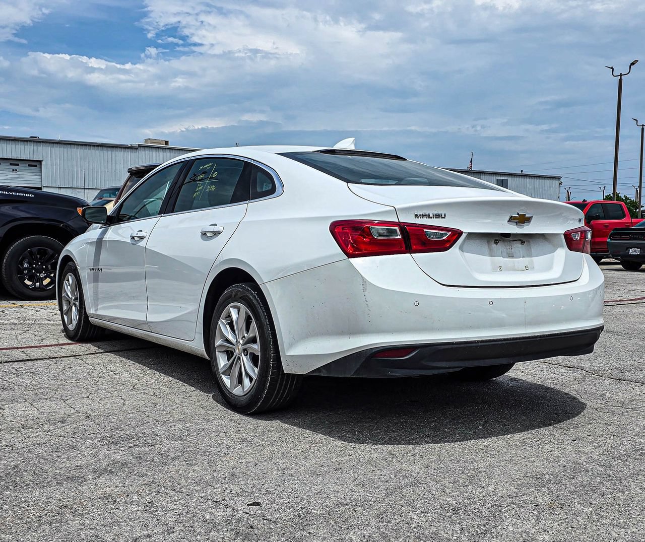 Used 2025 Chevrolet Malibu LT FWD image 4