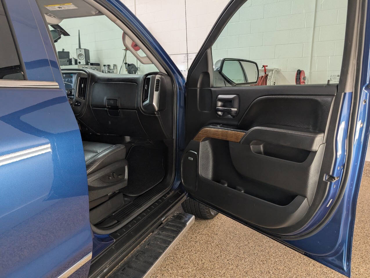 Used 2015 Chevrolet Silverado 1500 LTZ Z71 image 16