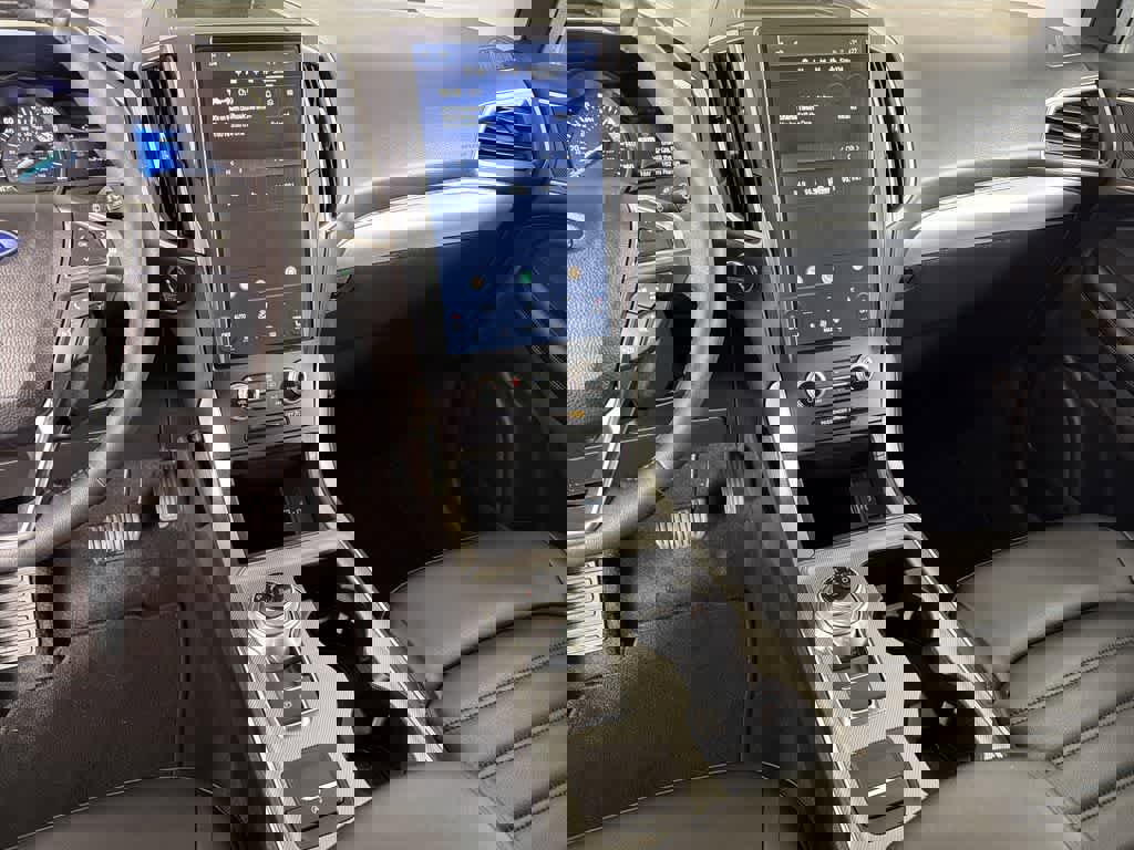 Used 2021 Ford Edge SEL w/ Convenience Package image 29