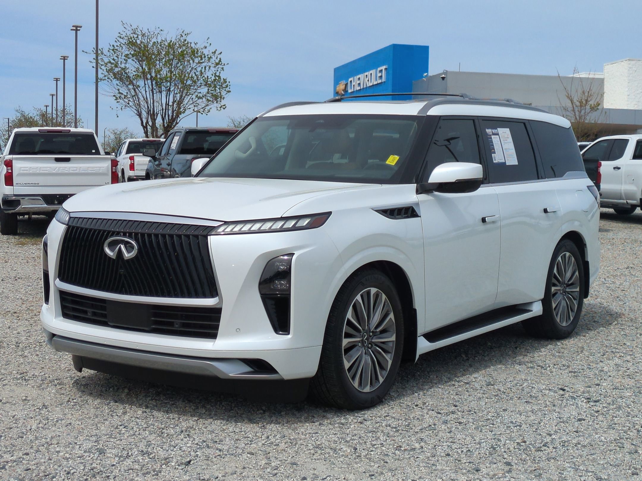 Used 2026 INFINITI QX80 Luxe image 5