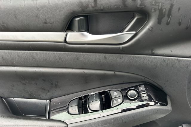 Used 2023 Nissan Altima 2.5 SV image 11