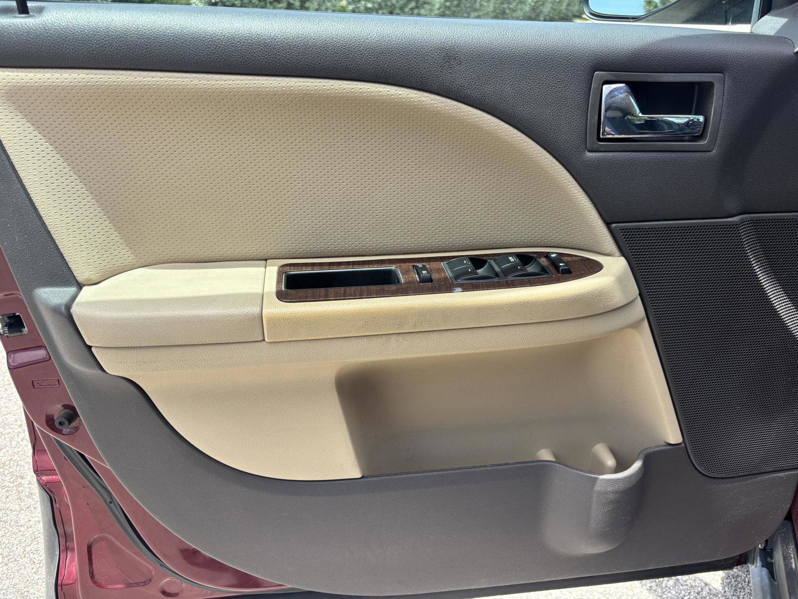 Used 2008 Ford Taurus X Eddie Bauer FWD image 29