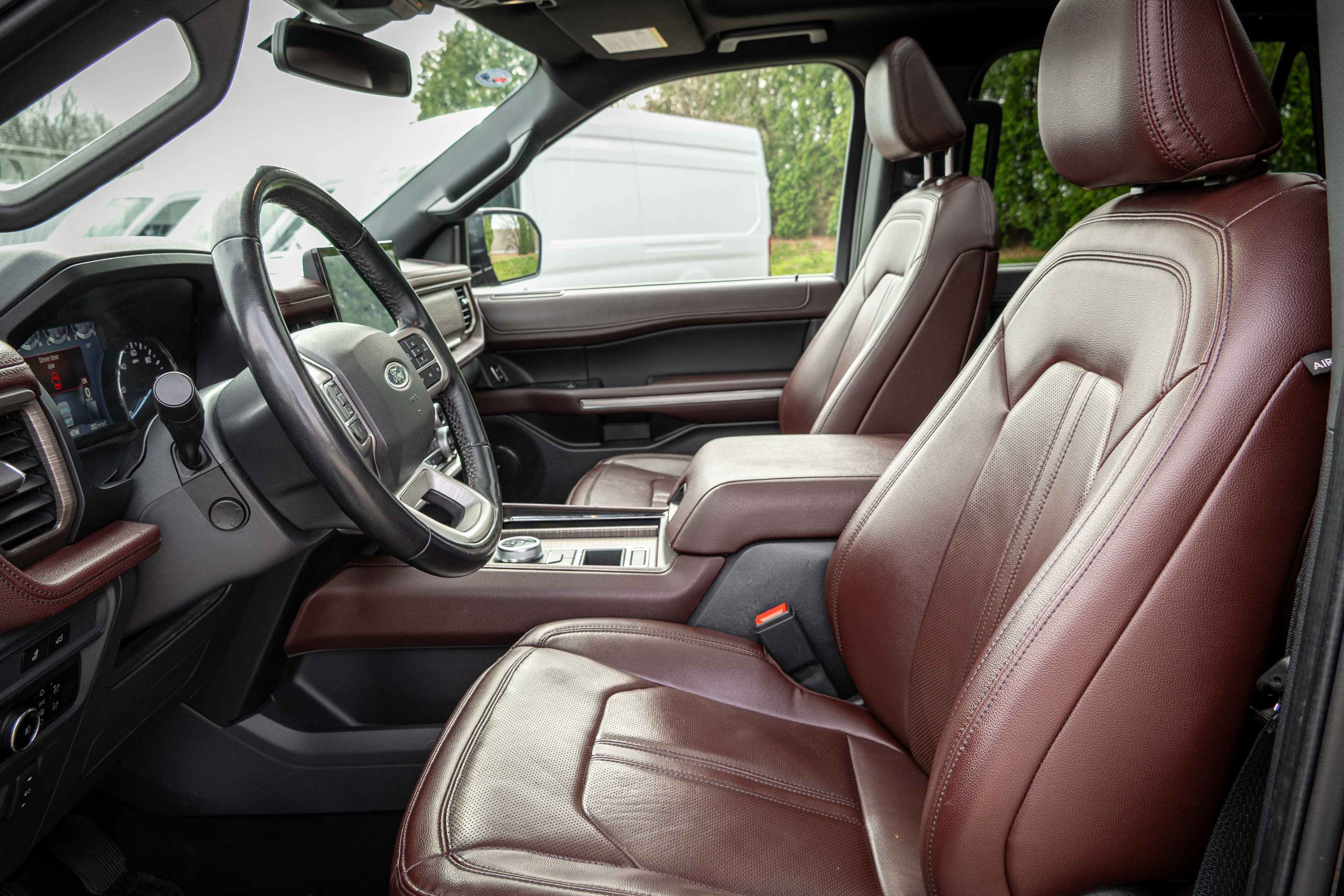 Used 2023 Ford Expedition Max Limited image 11