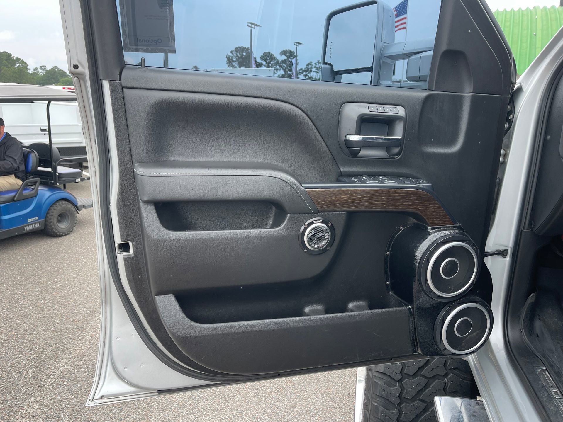 Used 2018 GMC Sierra 2500 Denali w/ Duramax Plus Package AWD/4WD image 10