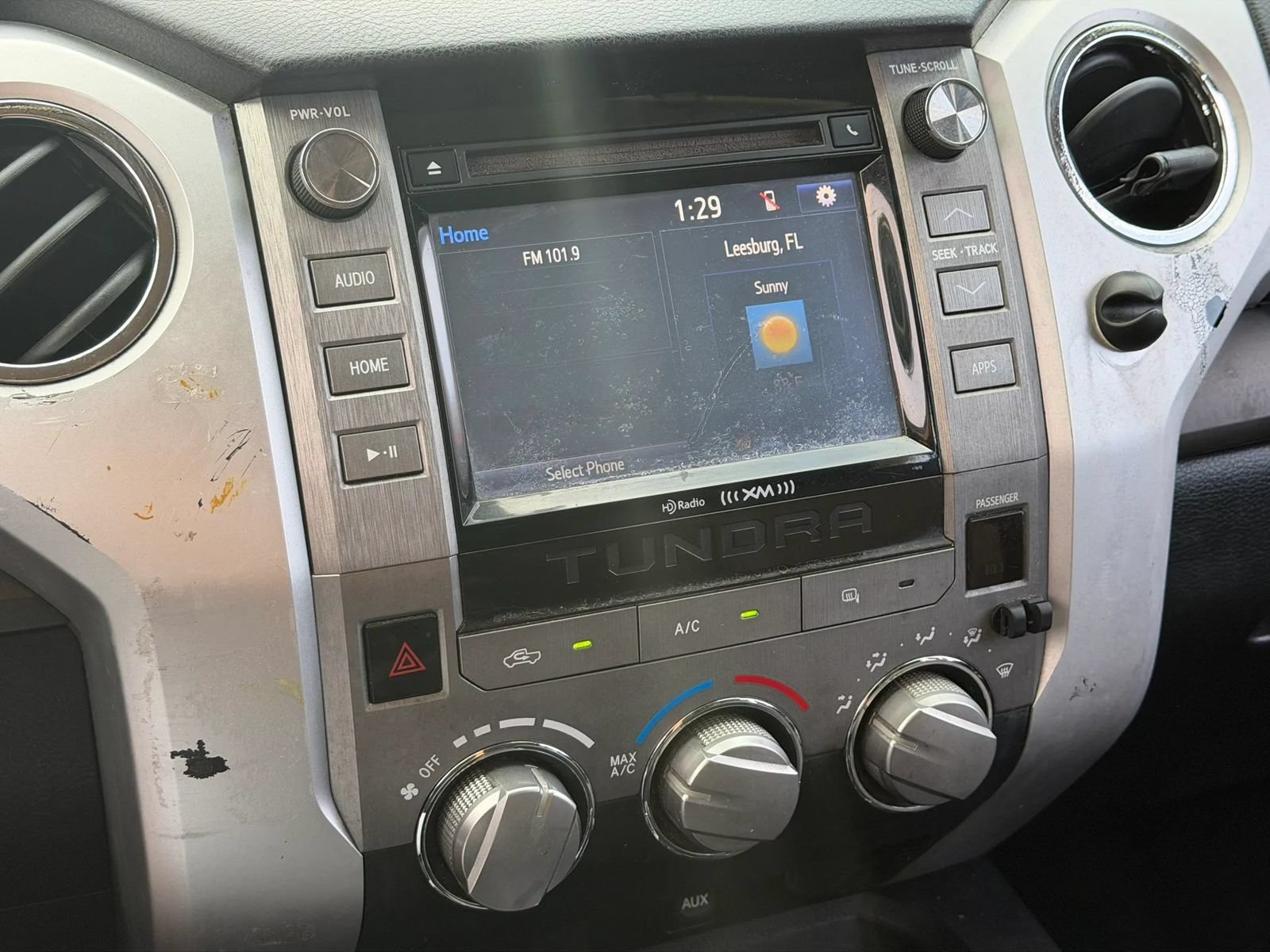 Used 2014 Toyota Tundra SR5 w/ SR5 Upgrade Package RWD image 15