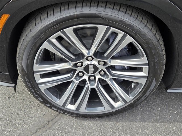 New 2026 Cadillac Vistiq Platinum w/ LPO, Floor Liner Package image 9