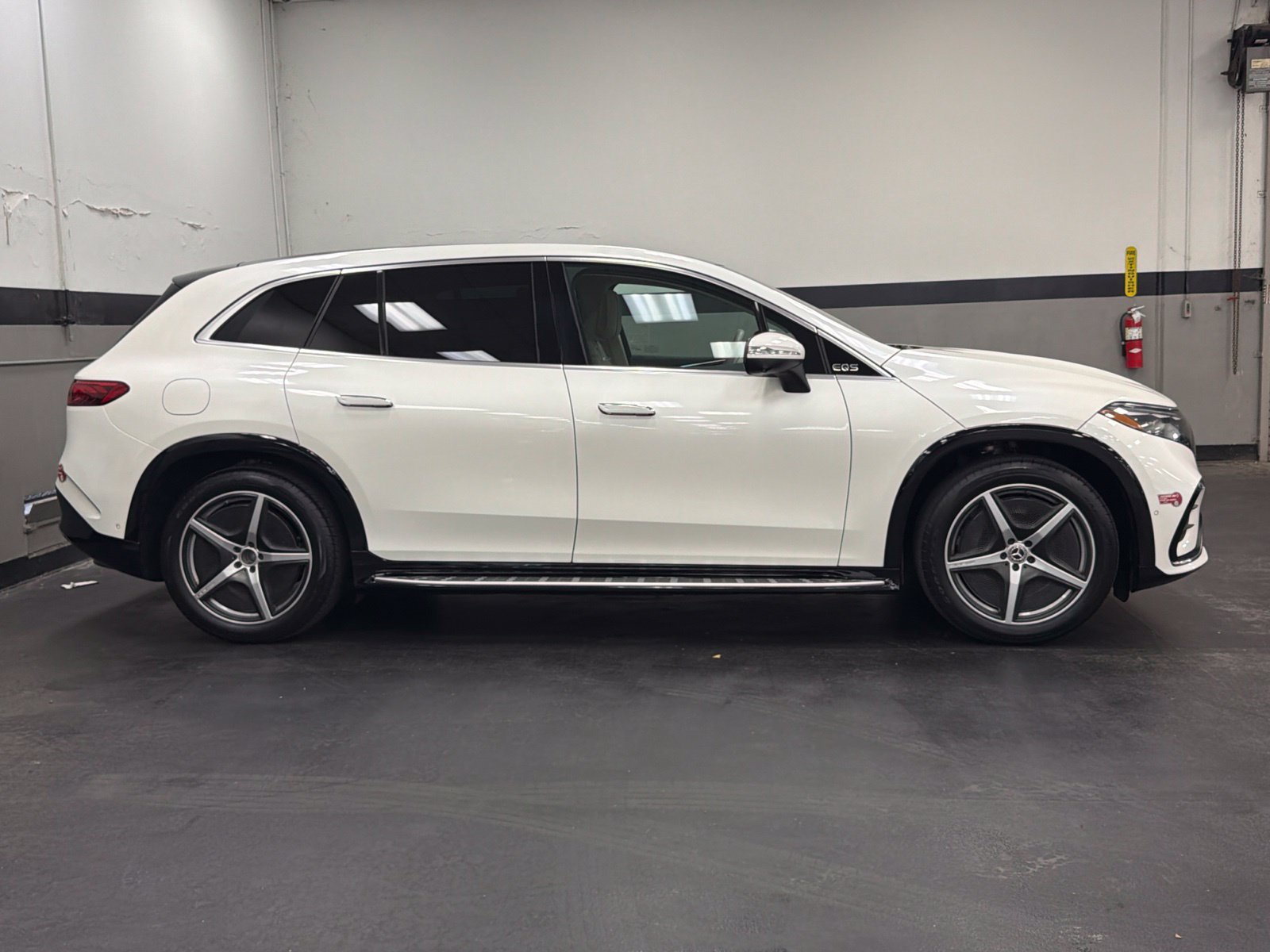 Certified 2023 Mercedes-Benz EQS 580 4MATIC SUV image 7