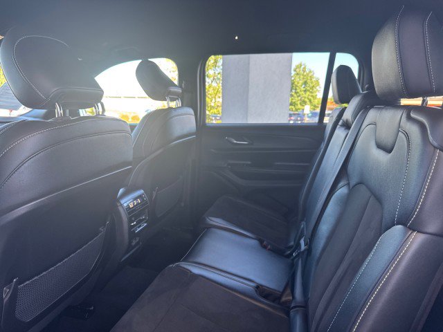 Used 2024 Jeep Grand Cherokee L Laredo image 8