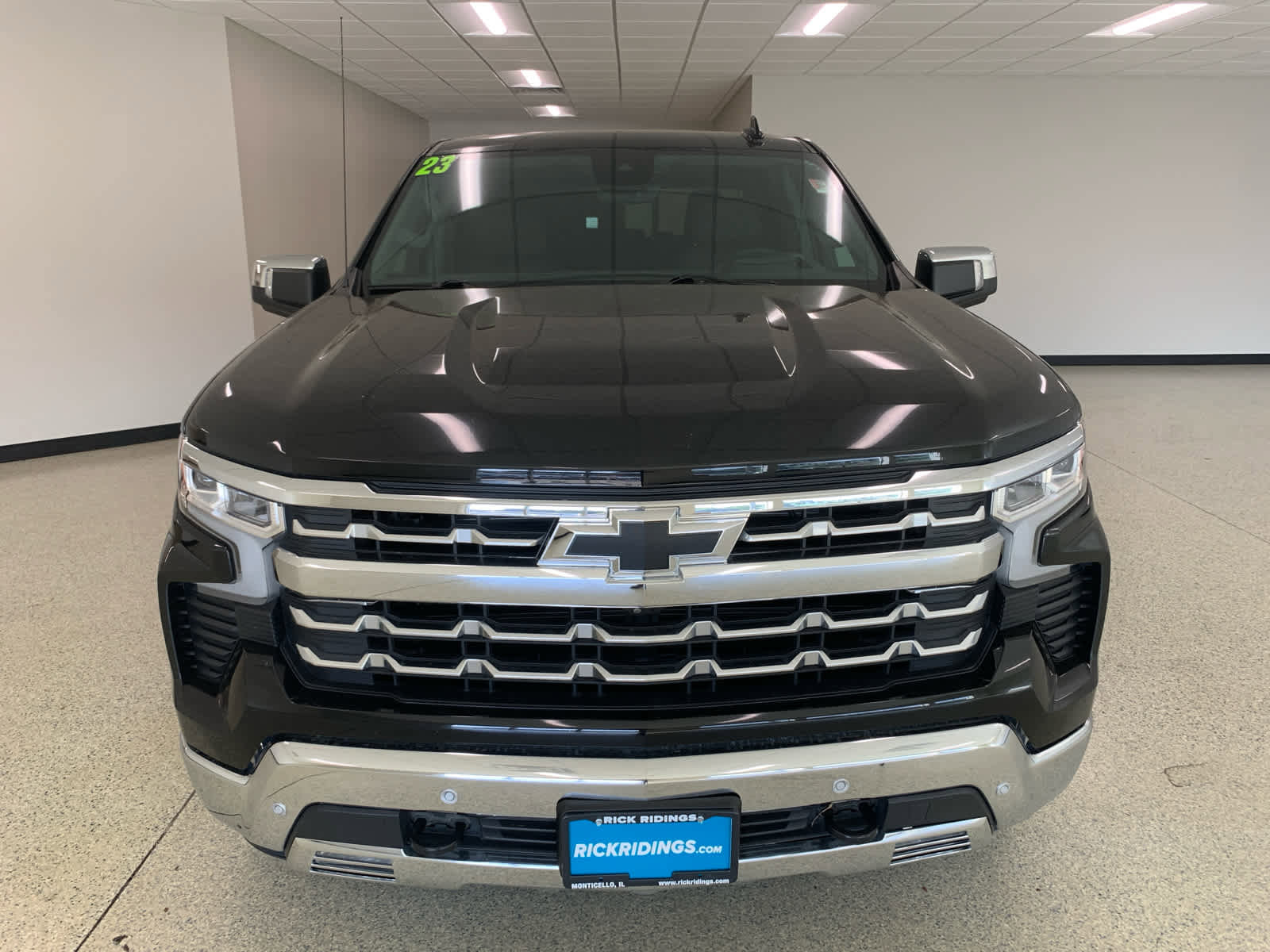 Used 2023 Chevrolet Silverado 1500 LTZ w/ Technology Package image 2