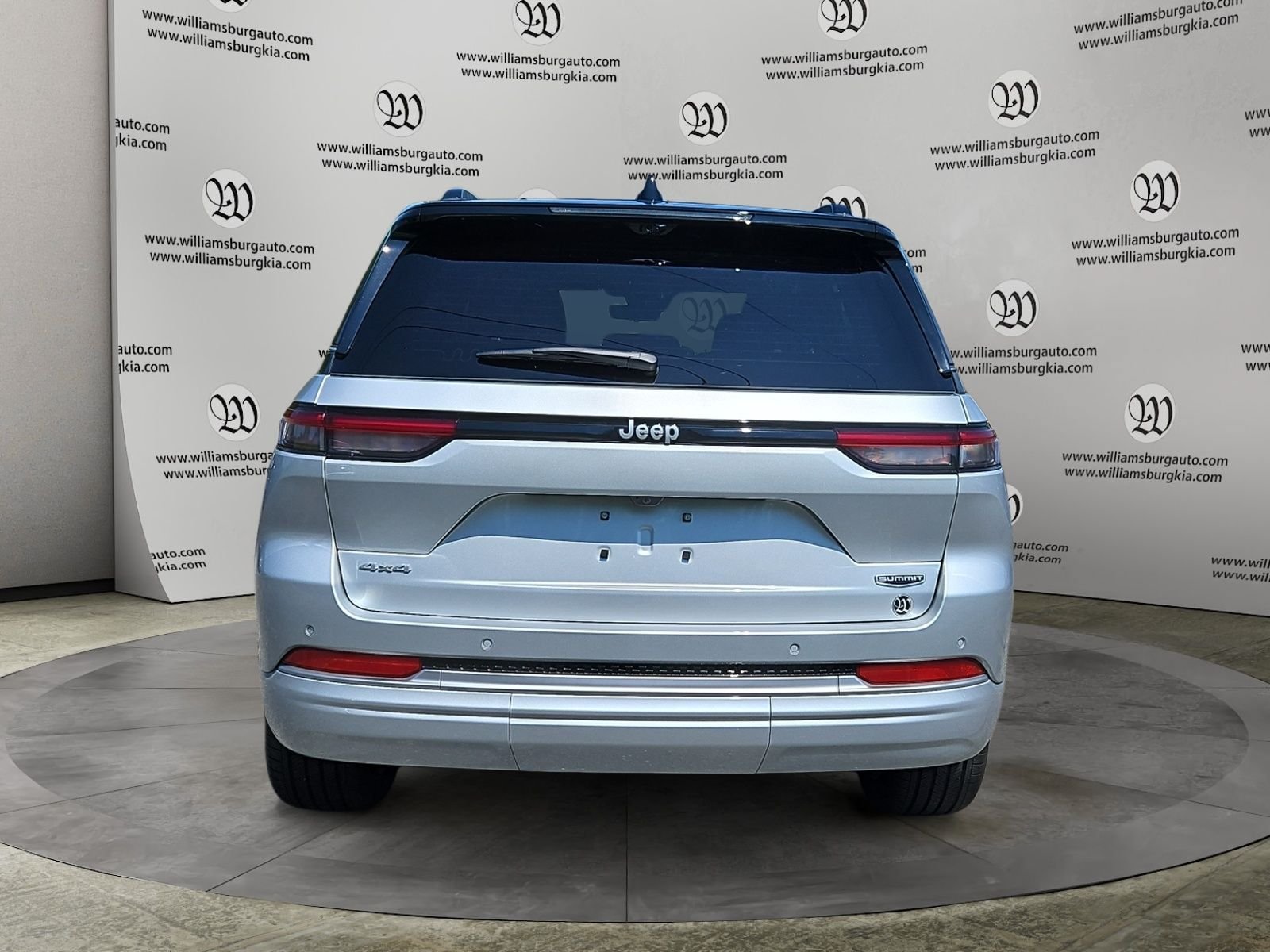 New 2026 Jeep Grand Cherokee Summit w/ Adv Protech Group IV AWD/4WD image 4