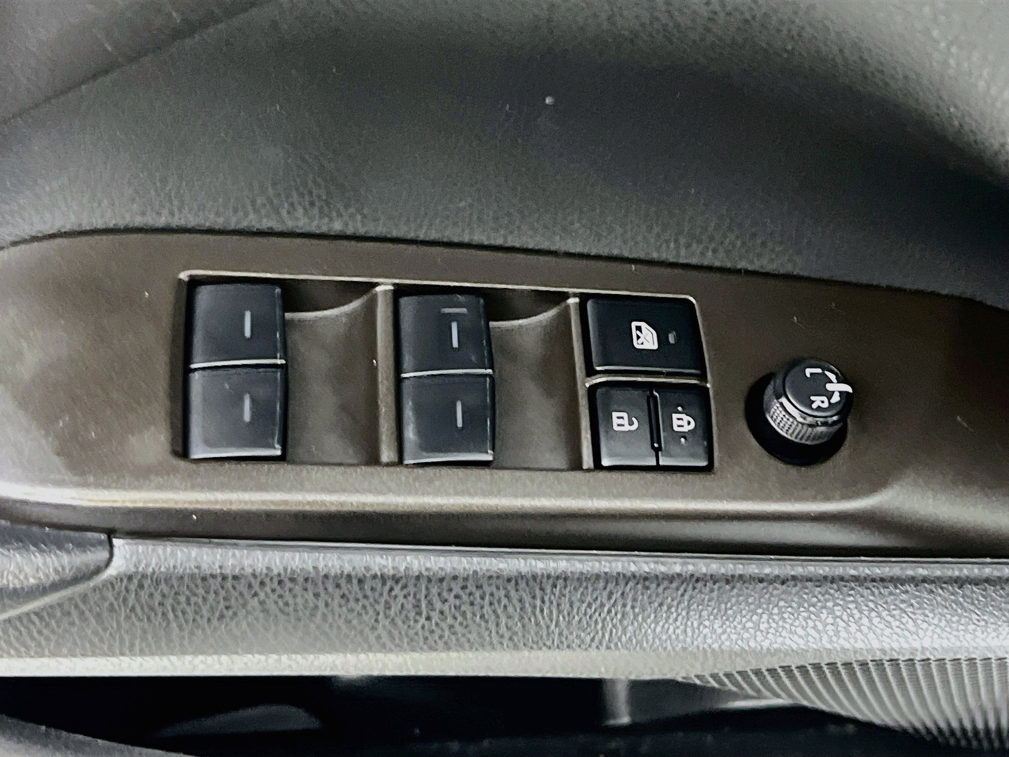 Used 2023 Toyota Camry SE FWD image 16