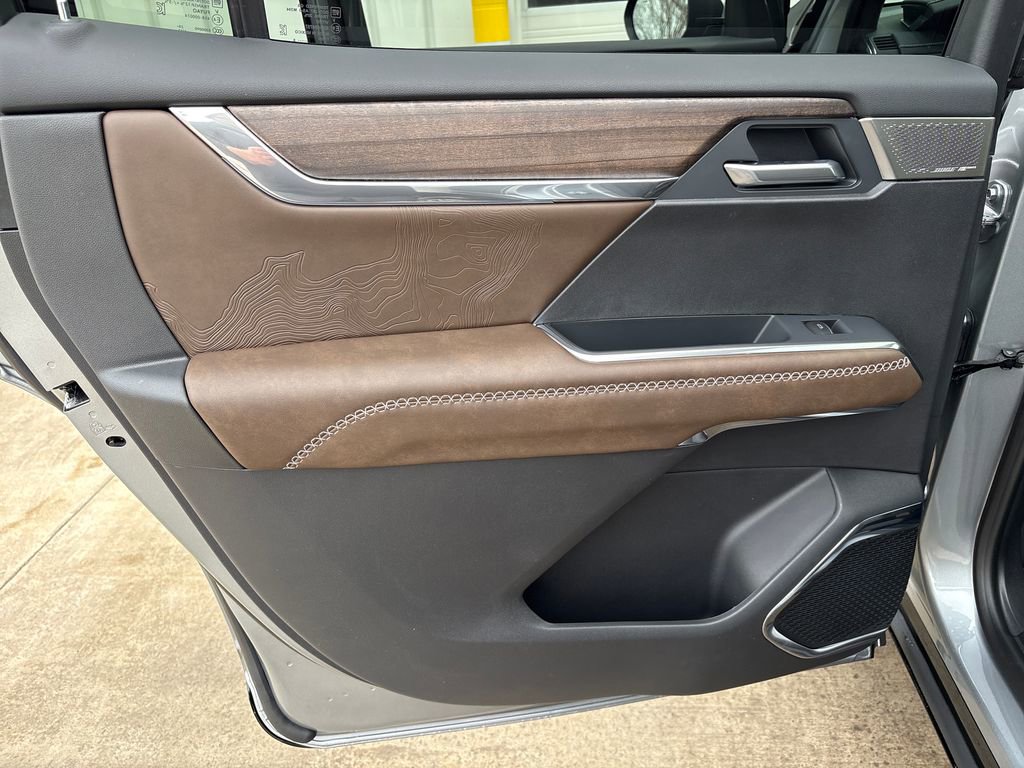 New 2026 GMC Acadia Denali Ultimate w/ LPO, Floor Liner Package FWD image 38