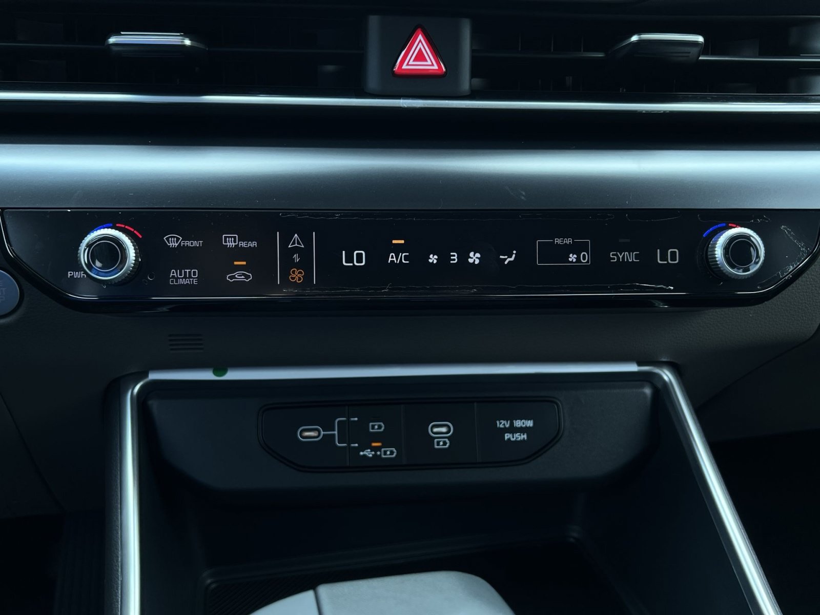 New 2027 Kia Carnival FWD image 28