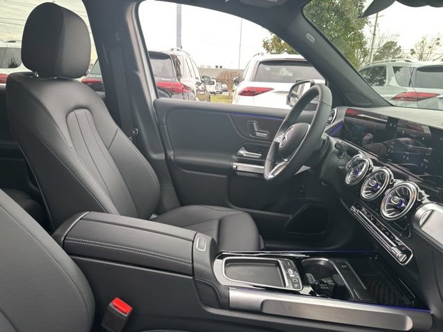Used 2026 Mercedes-Benz GLB 250 image 31