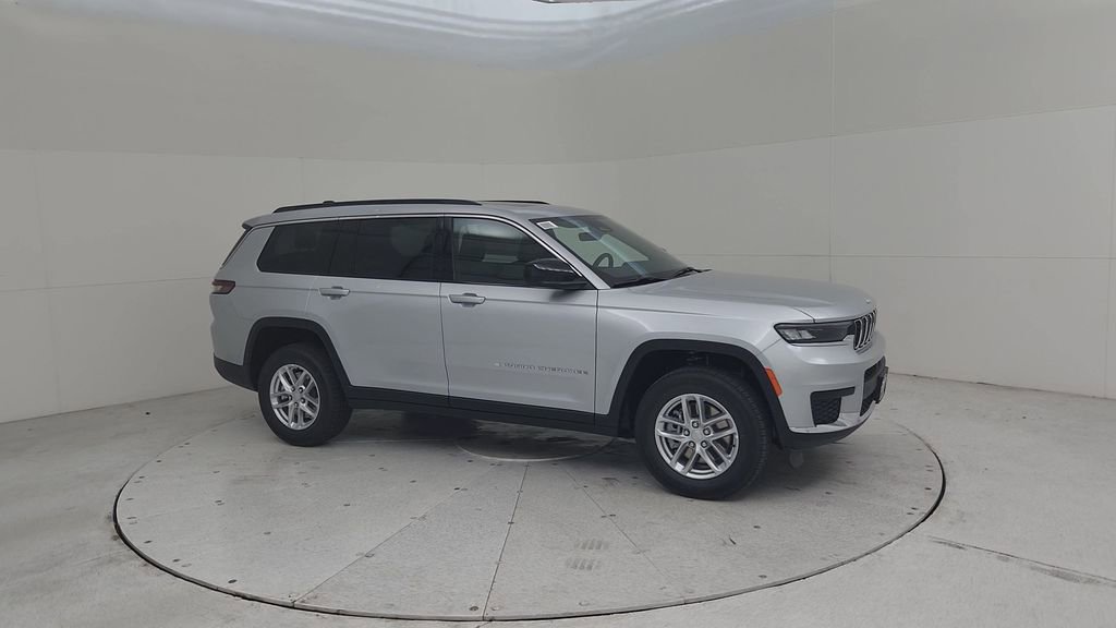 New 2025 Jeep Grand Cherokee L Laredo image 2