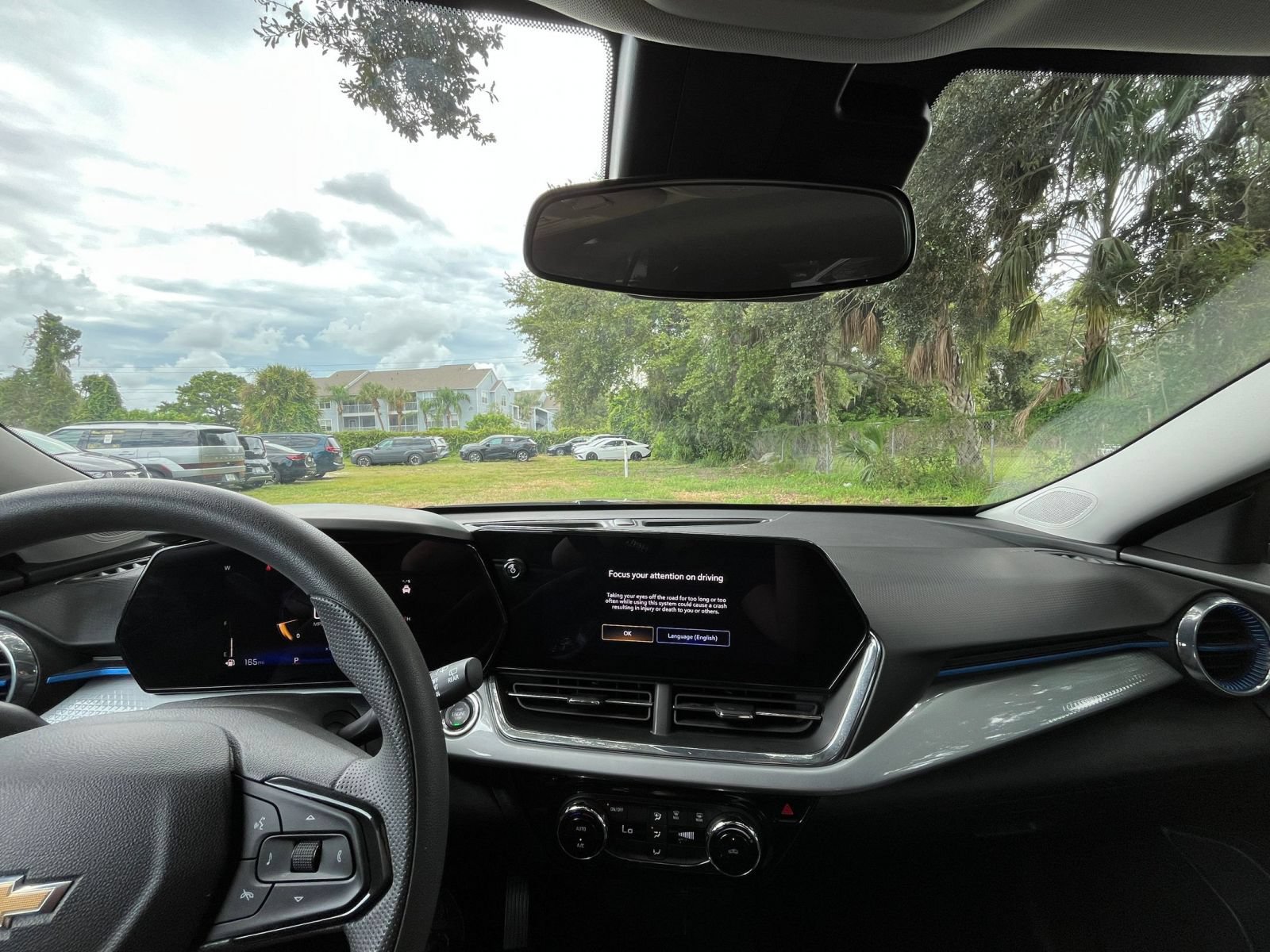 Used 2025 Chevrolet Trax LT FWD image 30