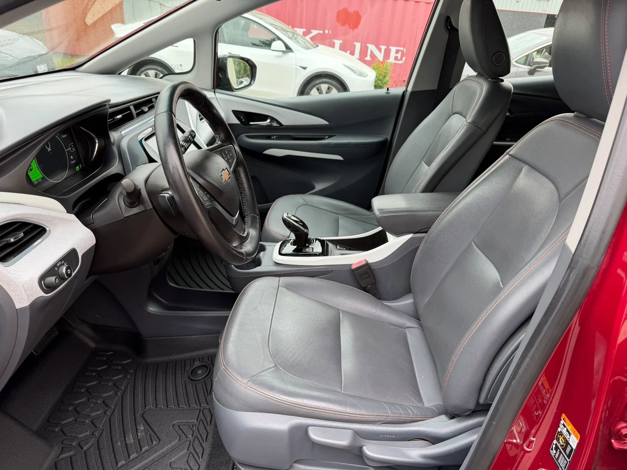 Used 2019 Chevrolet Bolt Premier w/ Infotainment Package image 16