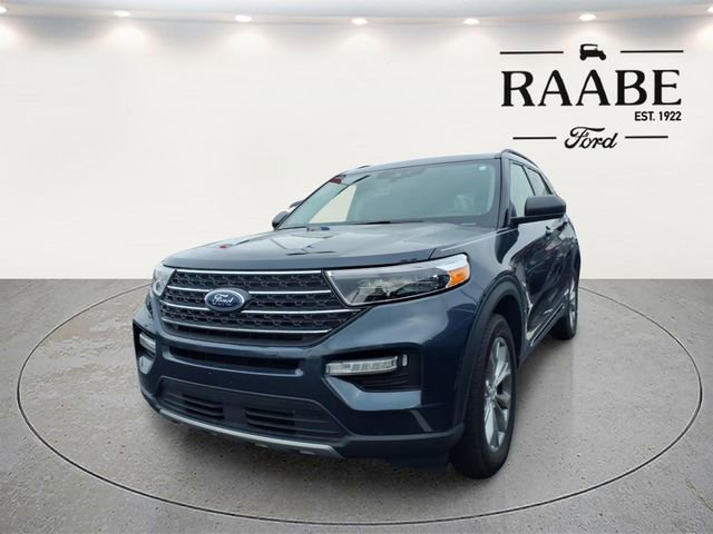 Used 2022 Ford Explorer XLT w/ Equipment Group 202A image 2