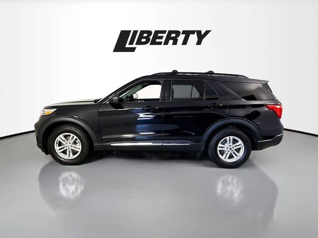 Certified 2022 Ford Explorer XLT w/ Equipment Group 202A image 4