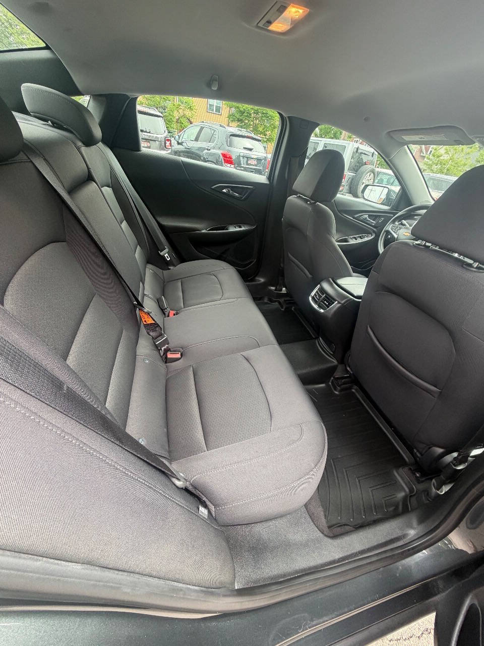 Used 2017 Chevrolet Malibu LT FWD image 32