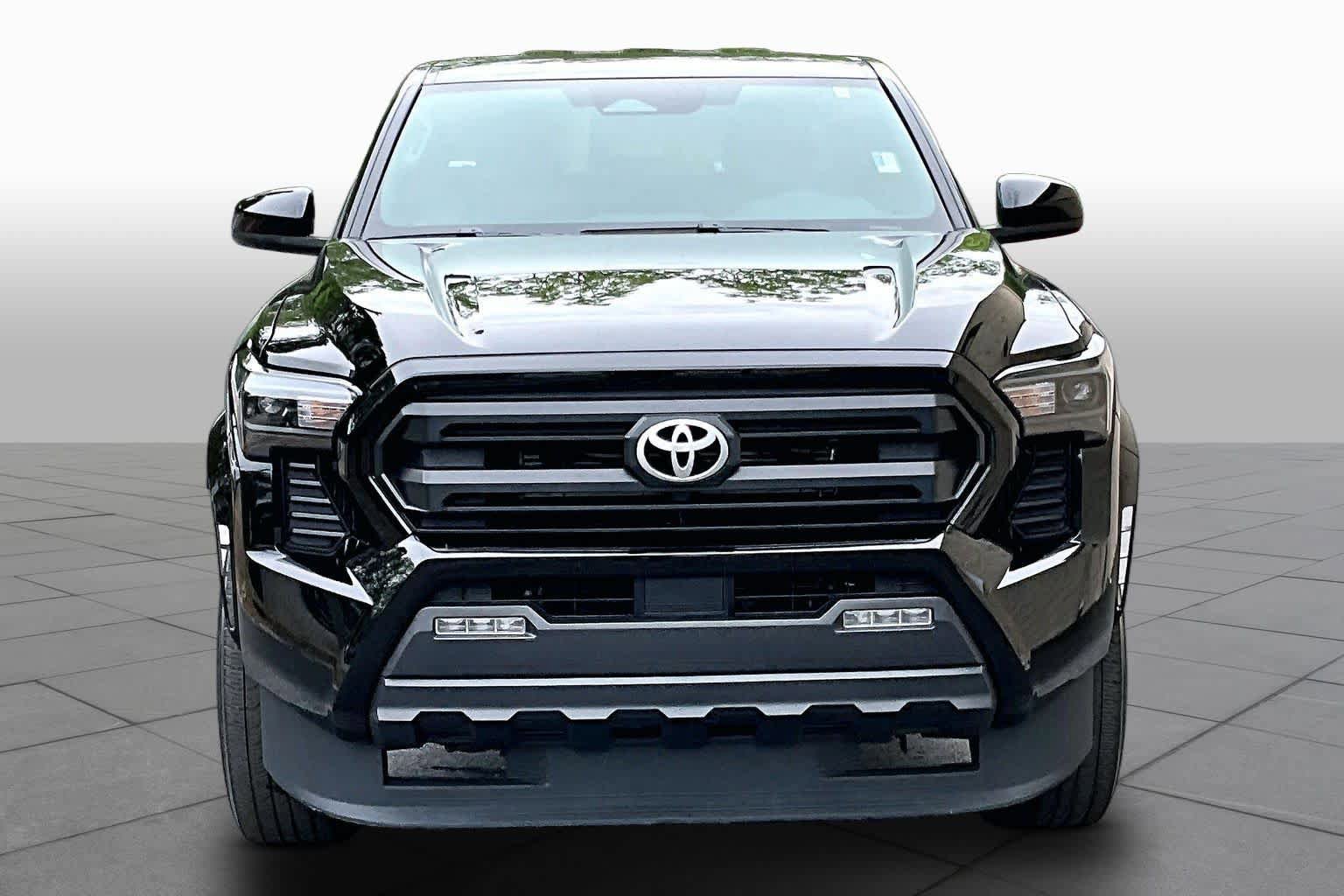Certified 2024 Toyota Tacoma SR5 AWD/4WD image 4