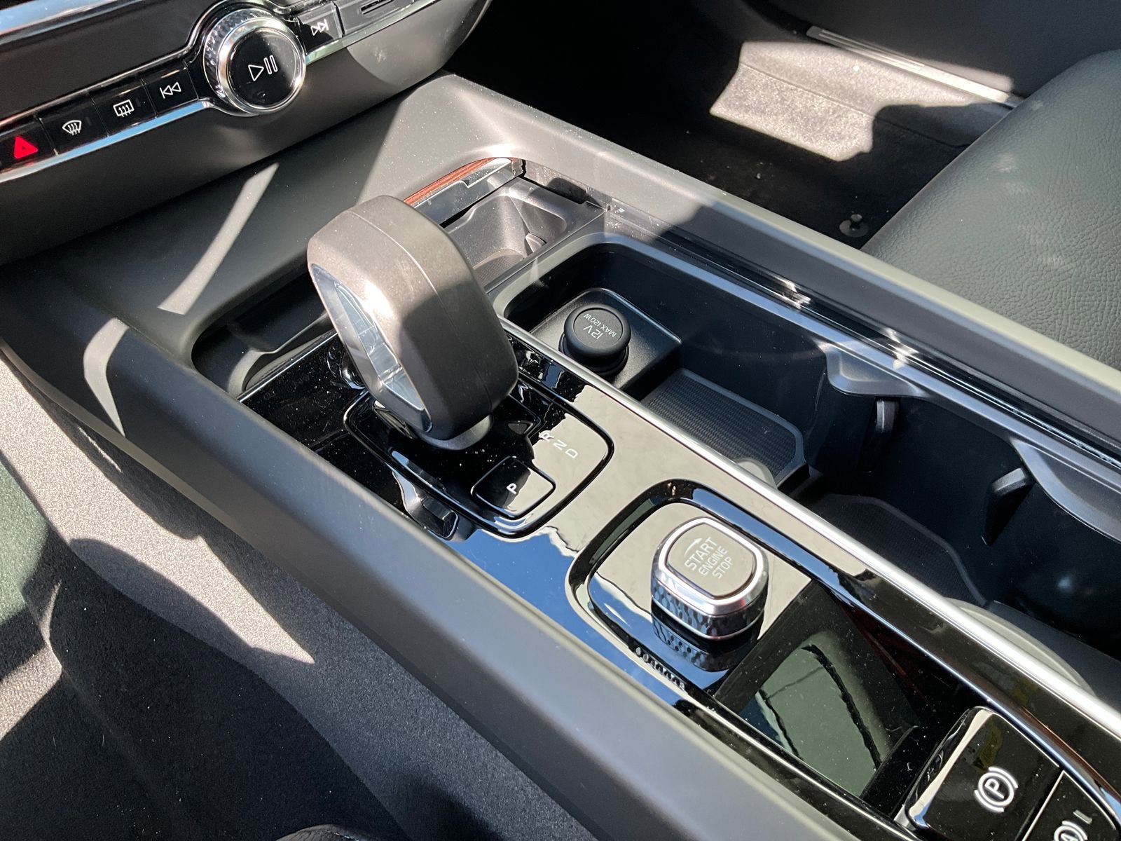 New 2026 Volvo V60 B5 Cross Country Plus w/ Climate Package image 27