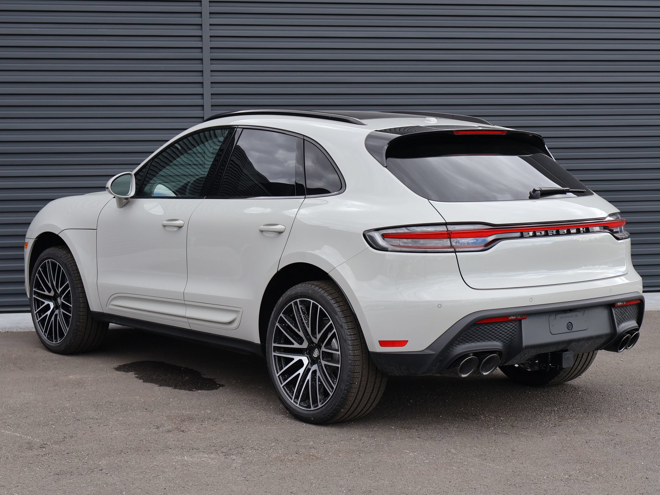 New 2026 Porsche Macan AWD/4WD image 3