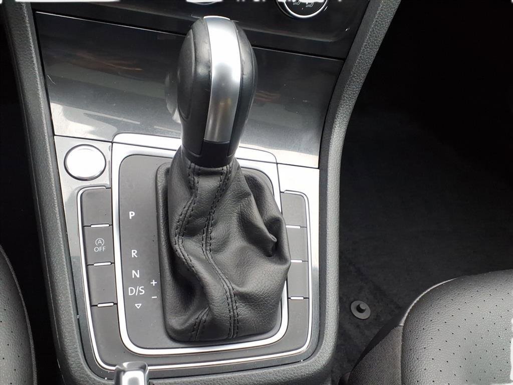 Used 2020 Volkswagen Golf 4-Door image 19