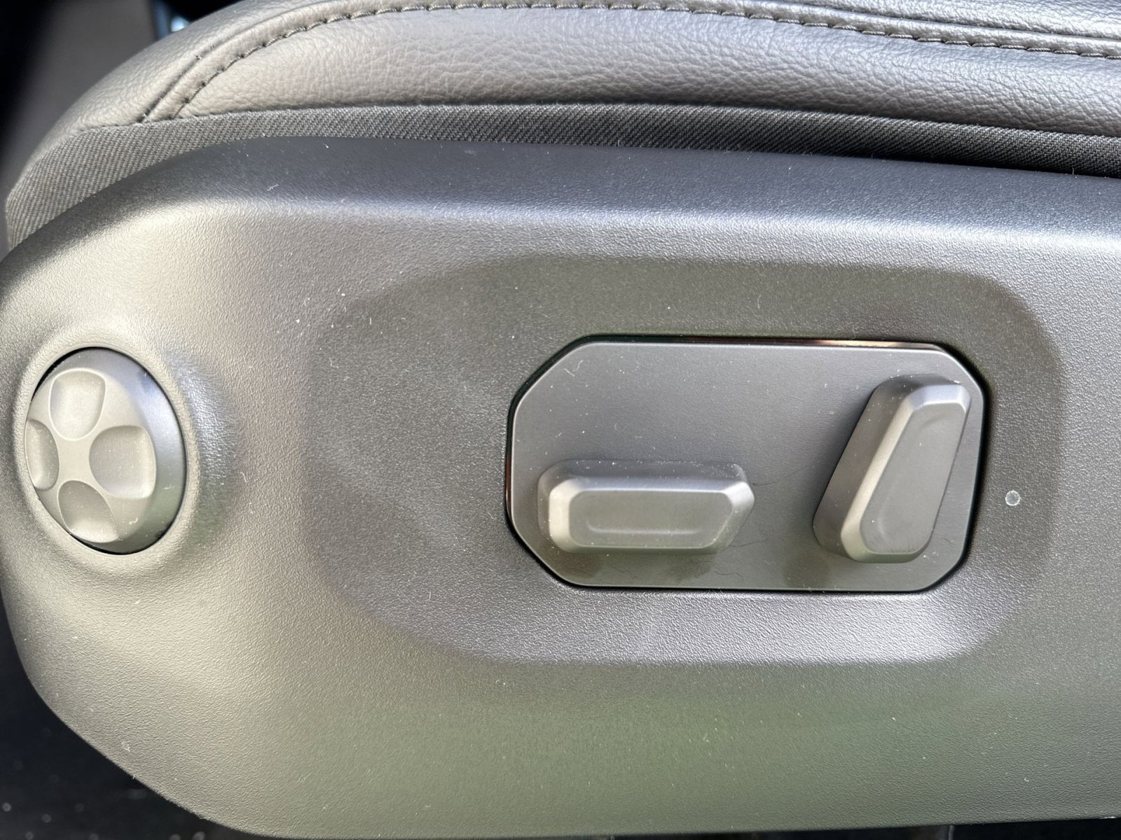 New 2026 Jeep Wrangler Sahara image 8