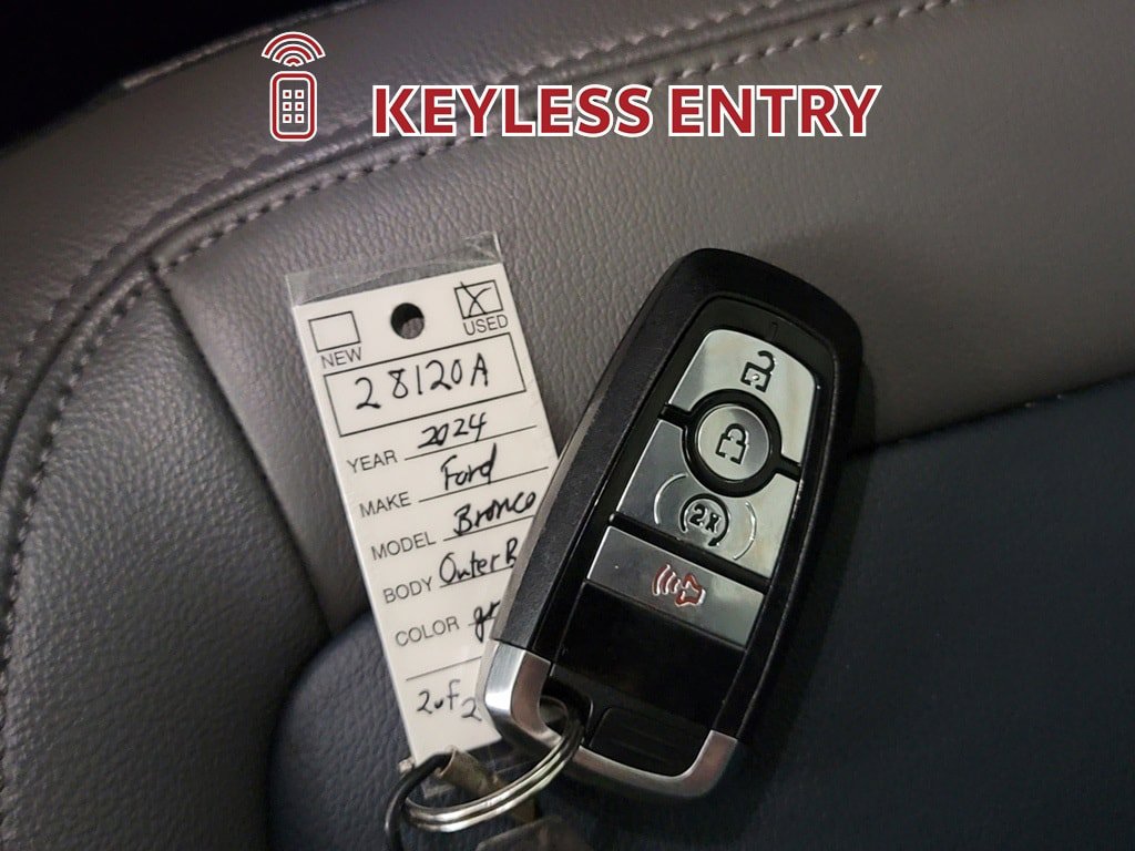 Used 2024 Ford Bronco Outer Banks AWD/4WD image 34