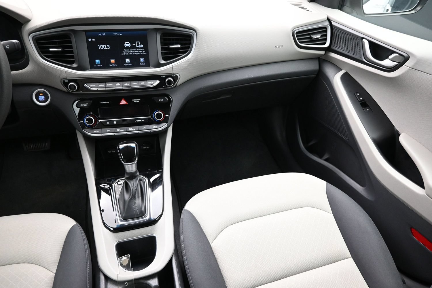 Used 2018 Hyundai Ioniq Blue FWD image 35