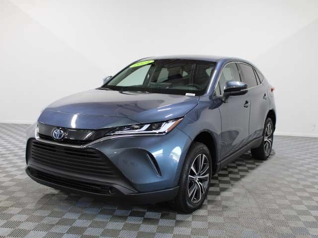 Used 2024 Toyota Venza LE AWD/4WD image 2