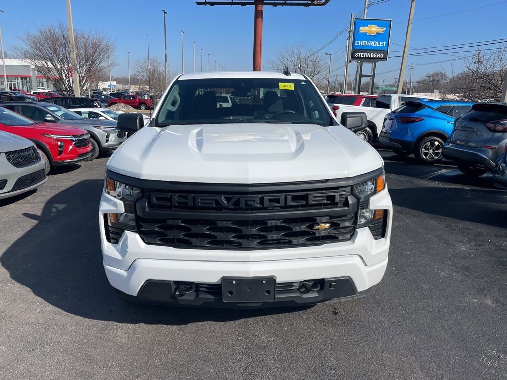 Used 2023 Chevrolet Silverado 1500 Custom image 2