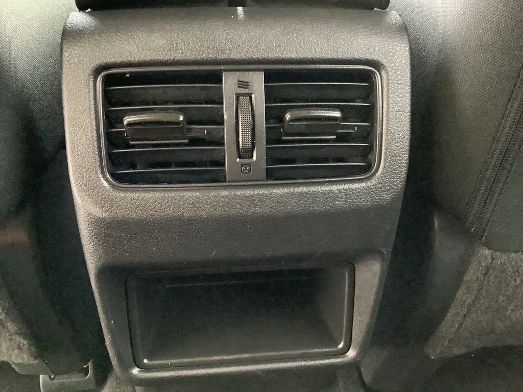 Used 2023 Nissan Rogue S image 32