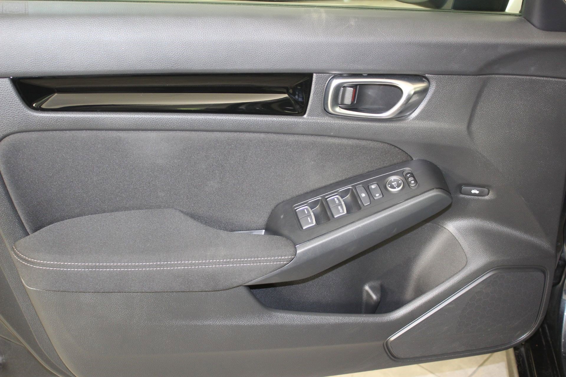 Used 2023 Honda Civic EX image 11