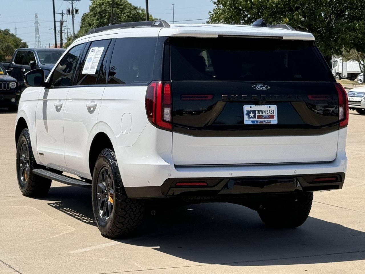 Used 2025 Ford Expedition Tremor AWD/4WD image 5