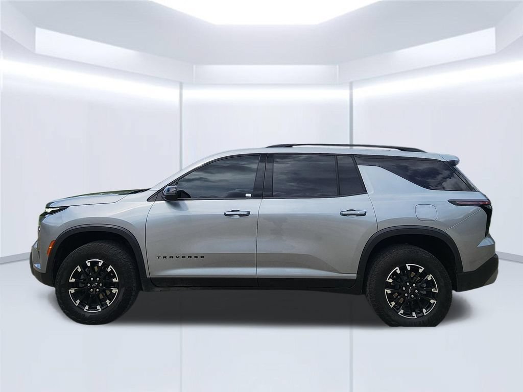 Used 2025 Chevrolet Traverse Z71 w/ LPO, Floor Liner Package AWD/4WD image 8
