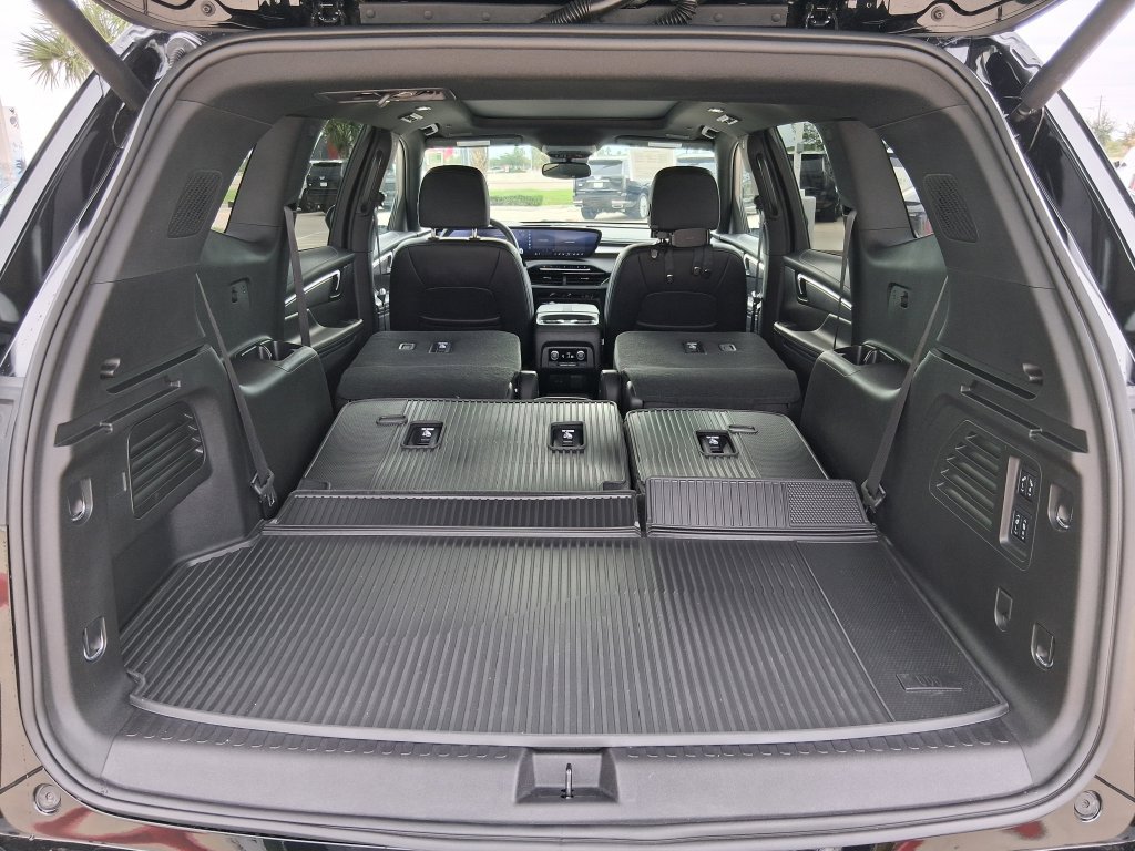Used 2025 Buick Enclave Sport Touring w/ Power Package FWD image 6