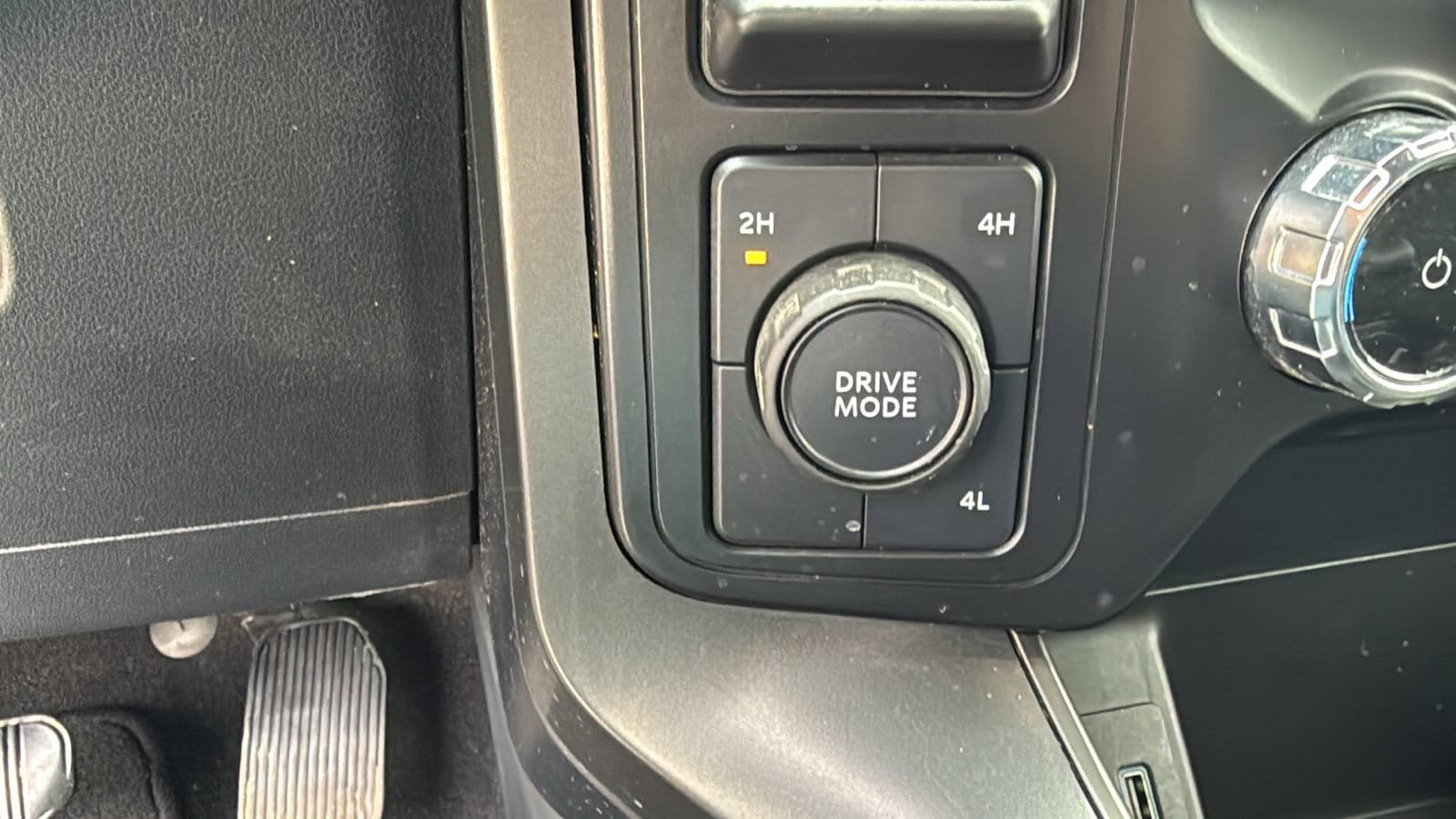 Used 2024 Ford F150 XLT w/ Equipment Group 302A MID AWD/4WD image 19