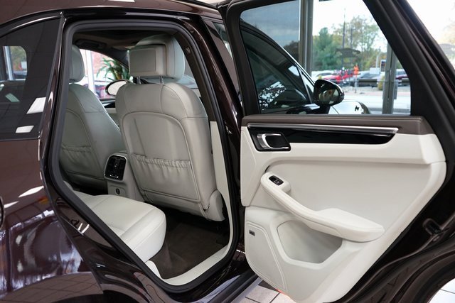Used 2020 Porsche Macan S image 54