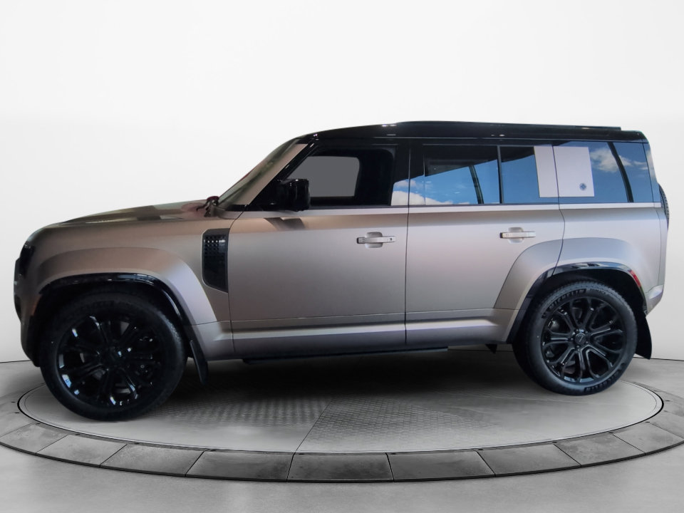 New 2026 Land Rover Defender 110 AWD/4WD image 4