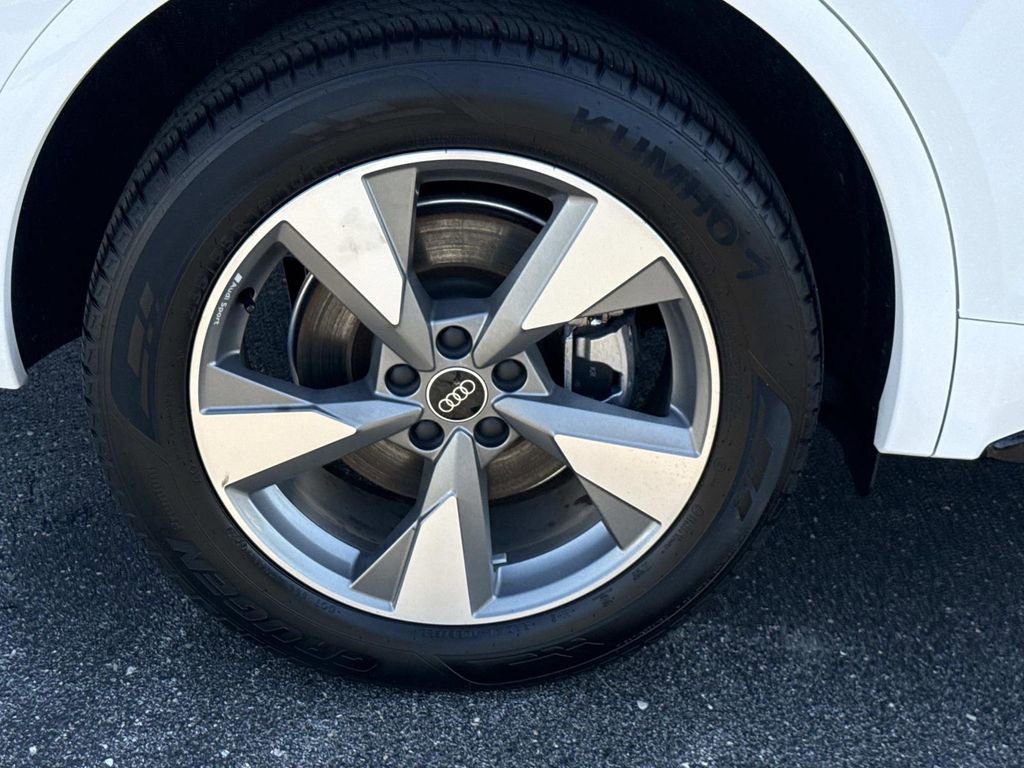 Used 2025 Audi Q5 2.0T Premium w/ Convenience Plus Package image 29