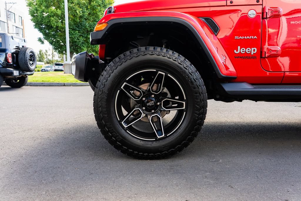 Used 2018 Jeep Wrangler Unlimited Sahara AWD/4WD image 7
